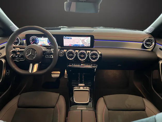 Mercedes-Benz CLA 200 7G-DCT AMG Line