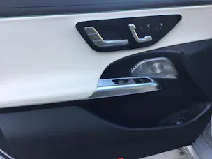 Mercedes-Benz E 300 de 4M 9G-Tronic