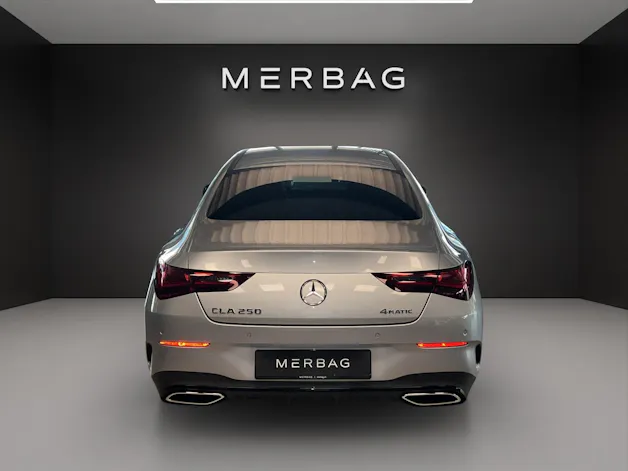 Mercedes-Benz CLA 250 4Matic 8G-DCT AMG Line