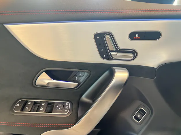 Mercedes-Benz CLA 250 4Matic 8G-DCT AMG Line