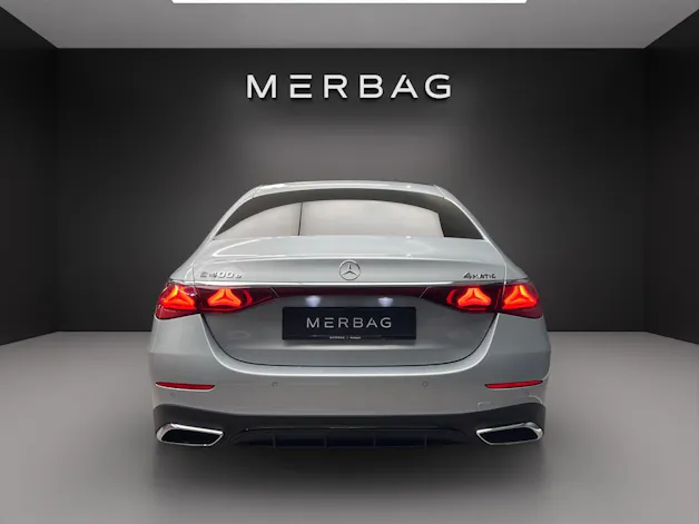 Mercedes-Benz E 400 e 4Matic 9G-Tronic