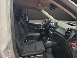 Mercedes-Benz eVito 126 Lang Tourer Pro