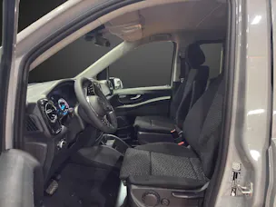 Mercedes-Benz eVito 126 Lang Tourer Pro