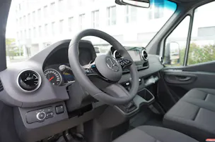Mercedes-Benz Sprinter 317 CDI BASE CH 4325mm L