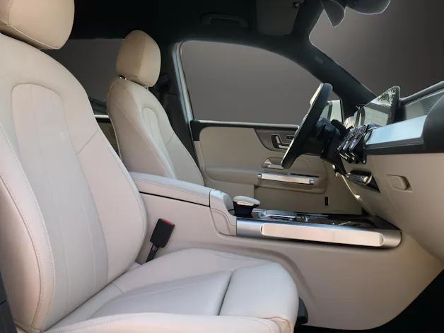 Mercedes-Benz EQB 300 4Matic Swiss Star