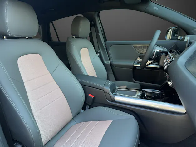 Mercedes-Benz EQA 300 4Matic
