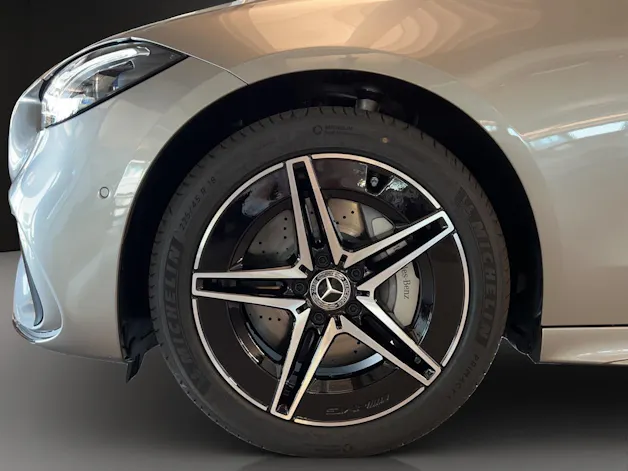 Mercedes-Benz C 300e 4 Matic AMG Line