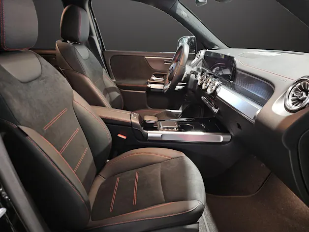 Mercedes-Benz EQB 300 4Matic Swiss Star
