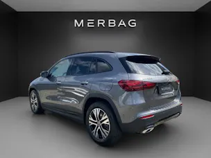 Mercedes-Benz GLA 220 4Matic 8G-DCT