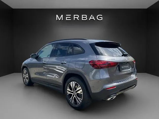 Mercedes-Benz GLA 220 4Matic 8G-DCT