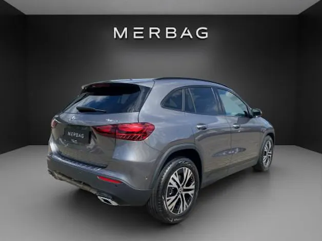 Mercedes-Benz GLA 220 4Matic 8G-DCT