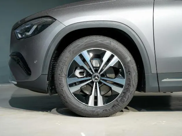 Mercedes-Benz GLA 220 4Matic 8G-DCT