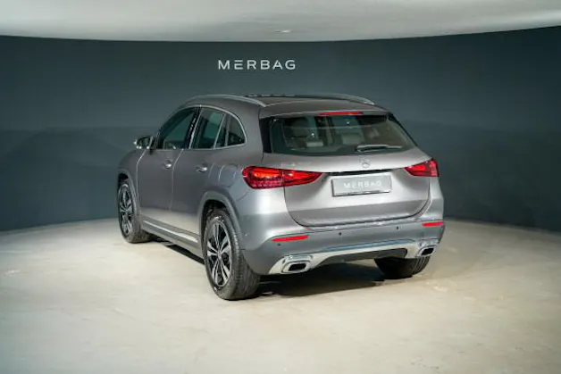 Mercedes-Benz GLA 220 4Matic 8G-DCT