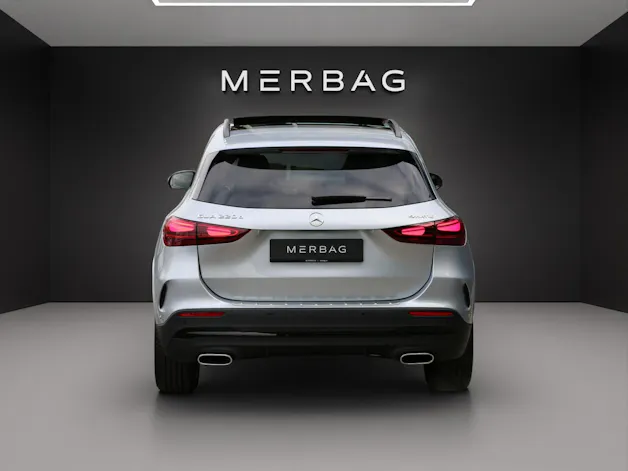 Mercedes-Benz GLA 220d 4Matic 8G-DCT