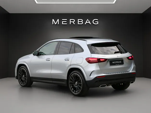 Mercedes-Benz GLA 220d 4Matic 8G-DCT