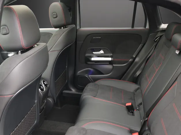 Mercedes-Benz GLA 220d 4Matic 8G-DCT