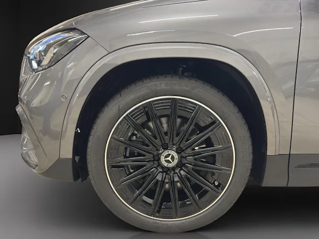 Mercedes-Benz GLA 200 7G-DCT "Night Star"