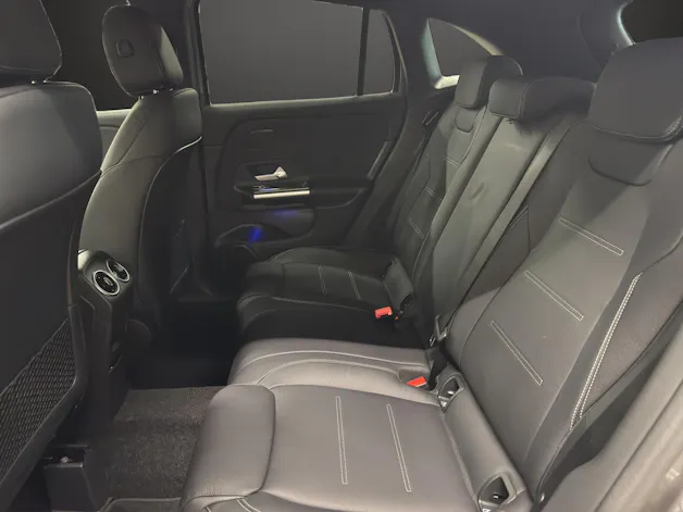 Mercedes-Benz GLA 200 7G-DCT "Night Star"