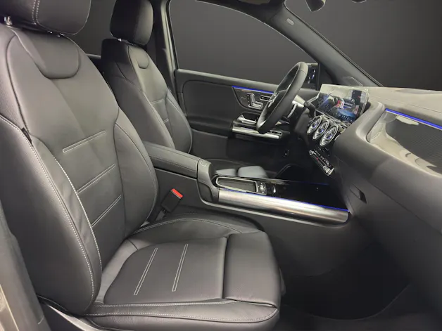 Mercedes-Benz GLA 200 7G-DCT "Night Star"