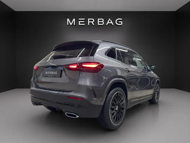 Mercedes-Benz GLA 200 7G-DCT "Night Star"