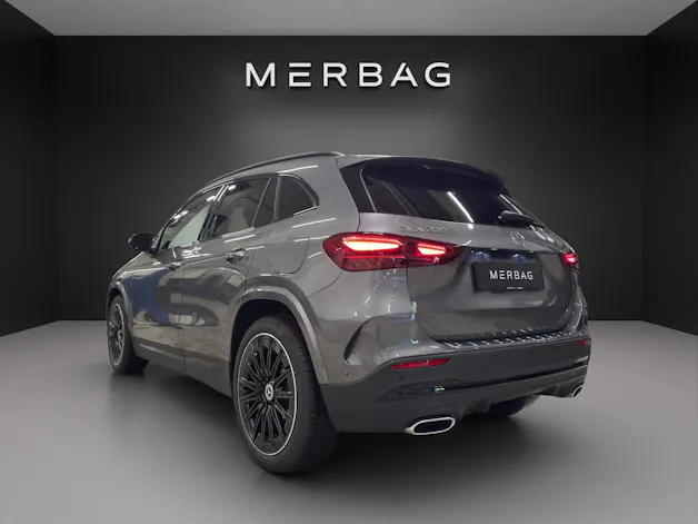 Mercedes-Benz GLA 200 7G-DCT "Night Star"