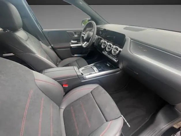 Mercedes-Benz B 200 7G-DCT