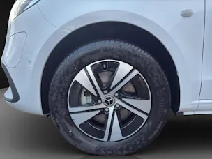 Mercedes-Benz eVito 129 Lang Tourer Pro