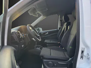 Mercedes-Benz eVito 129 Lang Tourer Pro