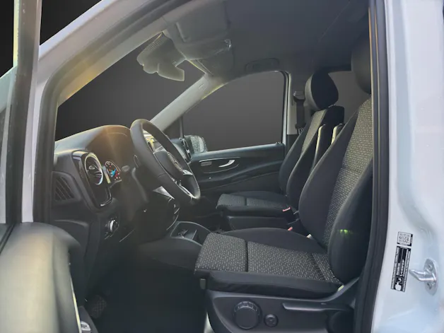 Mercedes-Benz eVito 129 Lang Tourer Pro