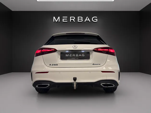 Mercedes-Benz A 250 4Matic 8G-DCT AMG Line