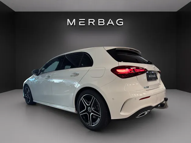 Mercedes-Benz A 250 4Matic 8G-DCT AMG Line