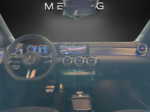 Mercedes-Benz A 250 4Matic 8G-DCT AMG Line