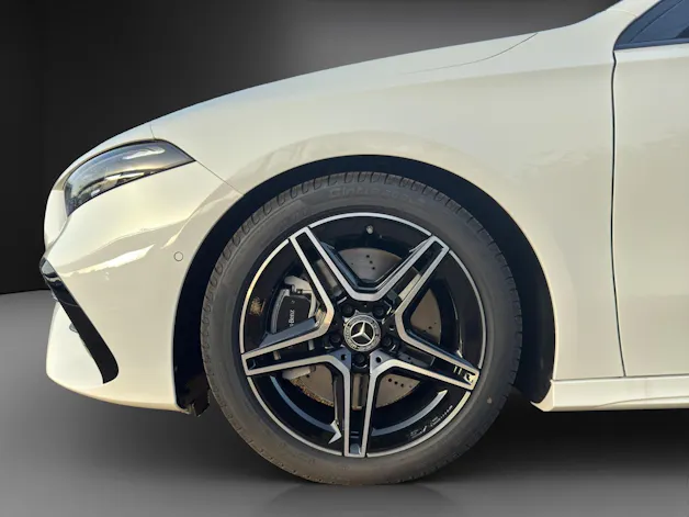 Mercedes-Benz A 250 4Matic 8G-DCT AMG Line