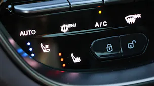 Aston Martin DBX 4.0 V8