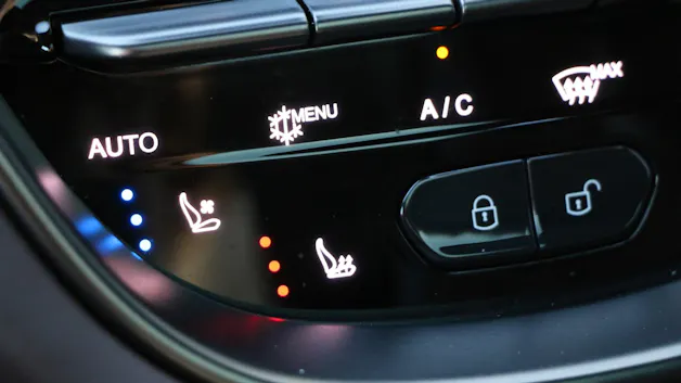 Aston Martin DBX 4.0 V8