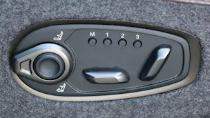 Aston Martin DBX 4.0 V8