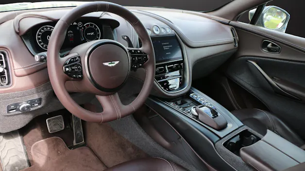 Aston Martin DBX 4.0 V8