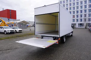 Mercedes-Benz Sprinter 317 CDI Lang Kofferaufbau mit Hebebühne
