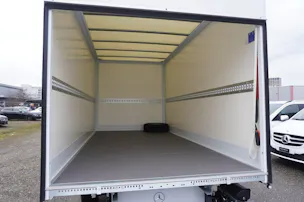 Mercedes-Benz Sprinter 317 CDI Lang Kofferaufbau mit Hebebühne