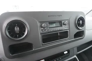 Mercedes-Benz Sprinter 317 CDI Lang Kofferaufbau mit Hebebühne