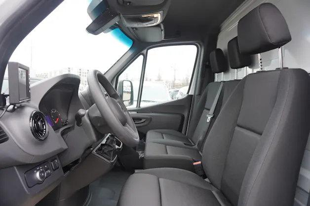 Mercedes-Benz Sprinter 317 CDI Lang Kofferaufbau mit Hebebühne
