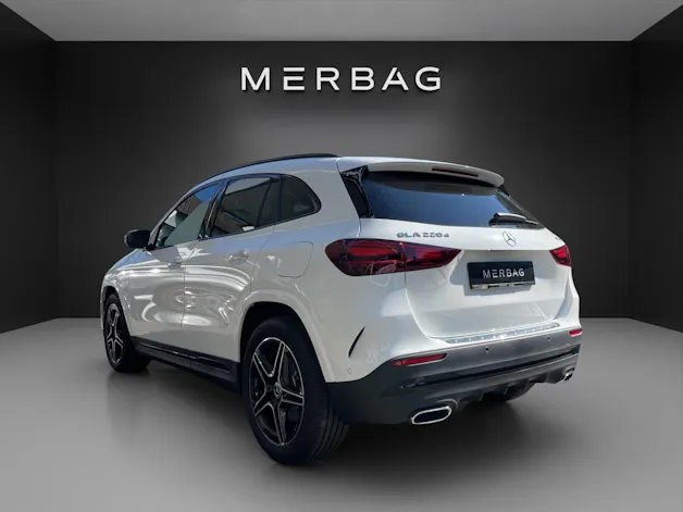 Mercedes-Benz GLA 220d 4Matic 8G-DCT