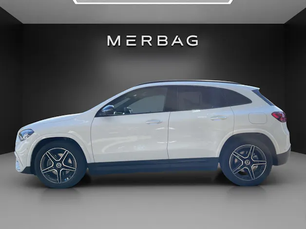 Mercedes-Benz GLA 220d 4Matic 8G-DCT