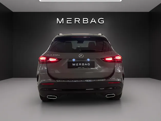 Mercedes-Benz GLA 250 e EQ Star 8G-DCT