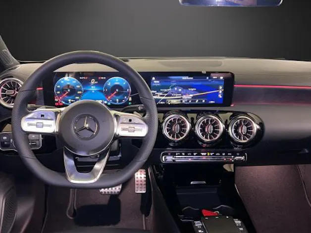 Mercedes-Benz CLA SB 220d AMG Line 4M