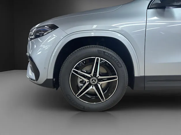 Mercedes-Benz EQA 300 66,5kWh 4Matic Swiss Star