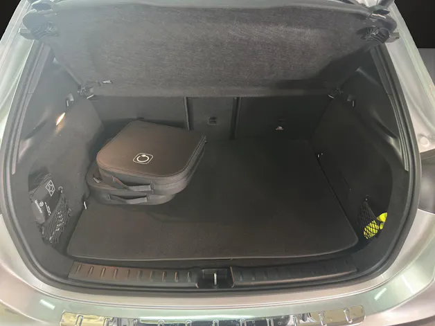 Mercedes-Benz EQA 300 66,5kWh 4Matic Swiss Star