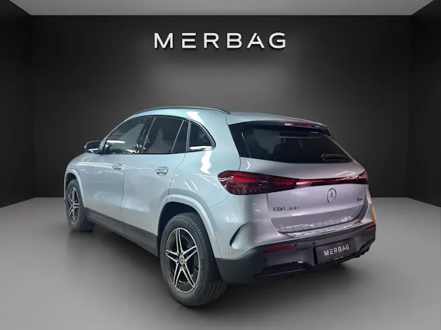 Mercedes-Benz EQA 300 66,5kWh 4Matic Swiss Star