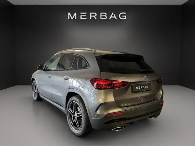 Mercedes-Benz GLA 200 Night Star 7G-D