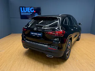Mercedes-Benz GLA 200 - AMG / DISTRONIC / 360 Grad Kamera / AHK / Sitzmemory